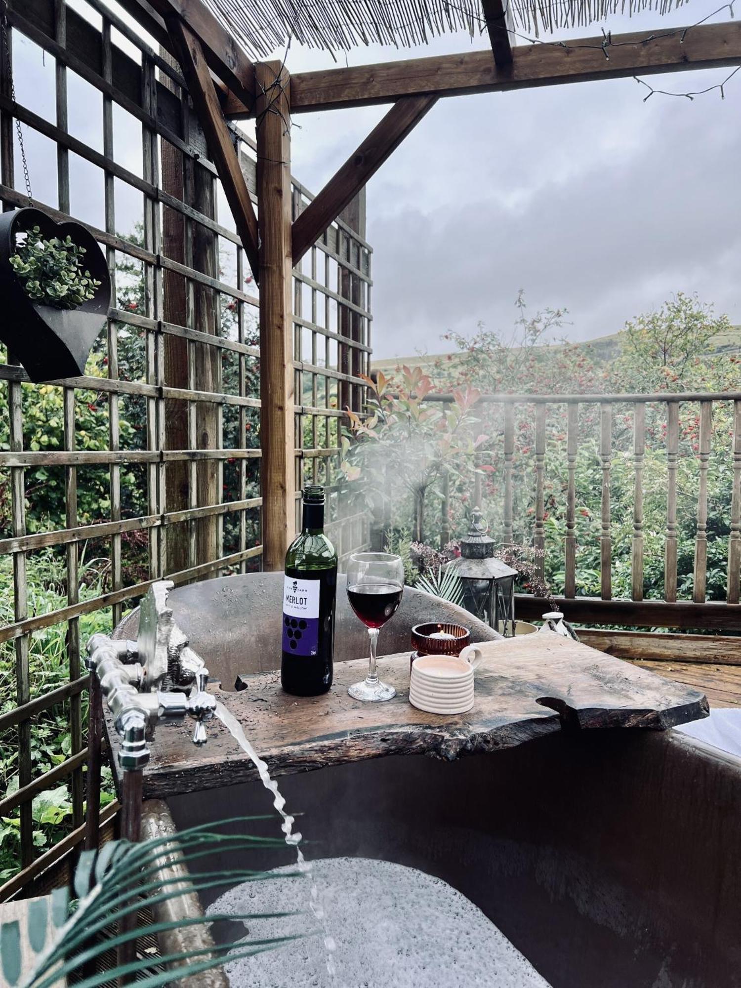 1 - Ein Trysor Cudd - Outdoor Bathtub - Incredible Views Vila Pont Sticill Exterior foto
