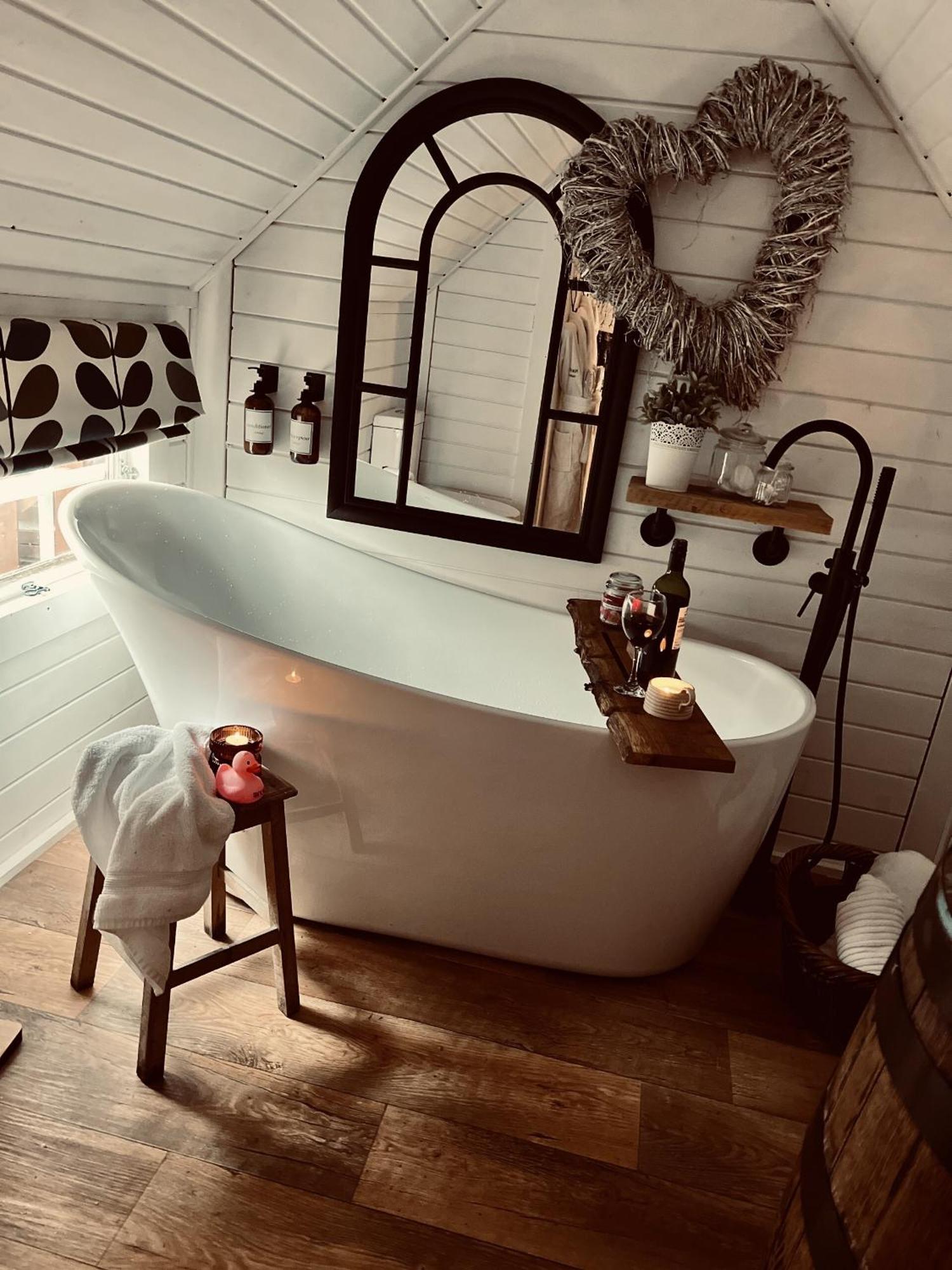 1 - Ein Trysor Cudd - Outdoor Bathtub - Incredible Views Vila Pont Sticill Exterior foto